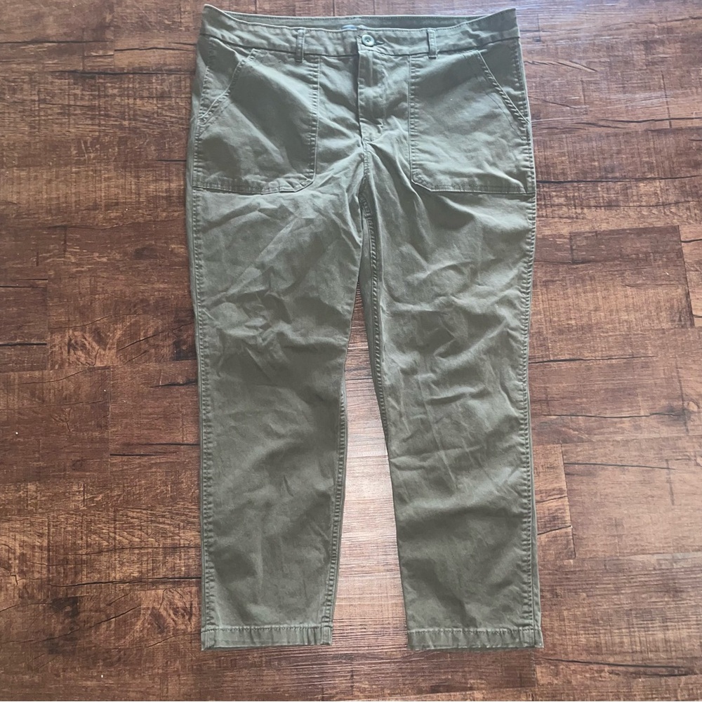 Lee Women’s Cargo Pants in Olive